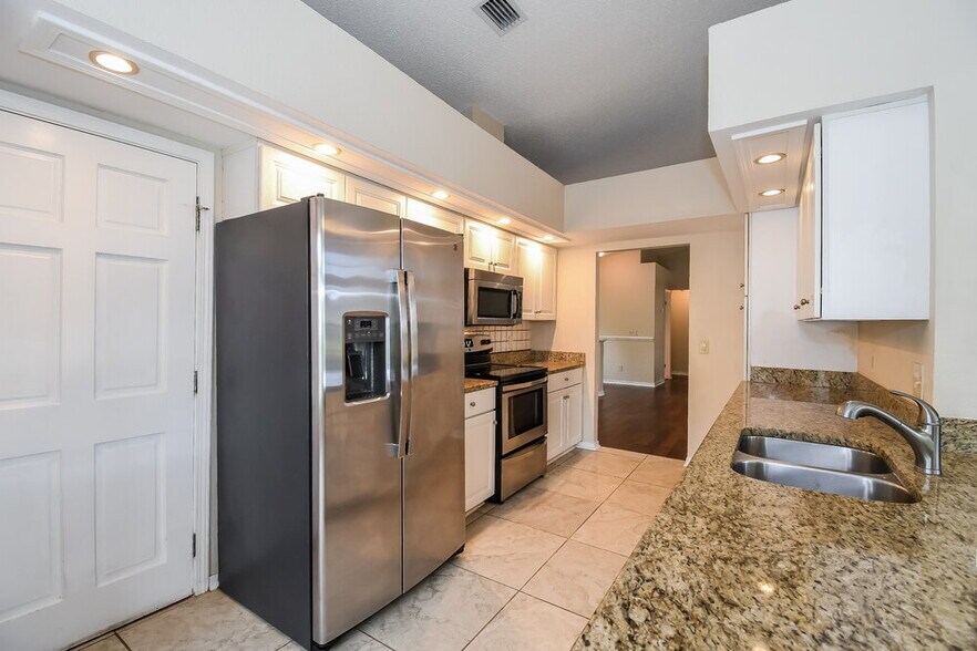 Building Photo - 105 Harbour Island Ct