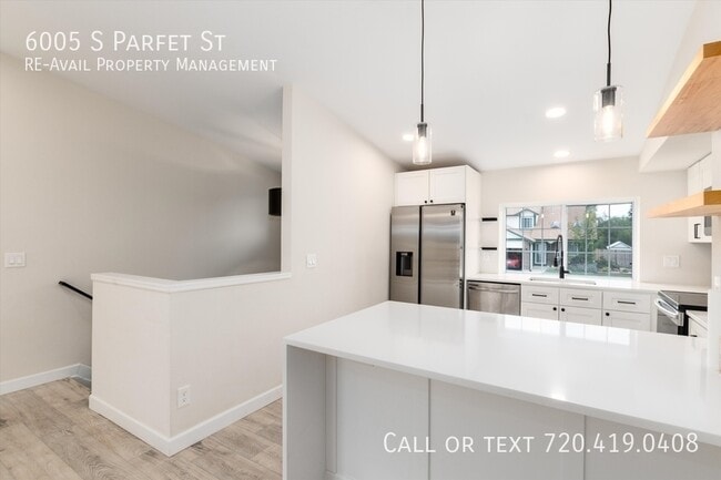 Building Photo - 6005 S Parfet St