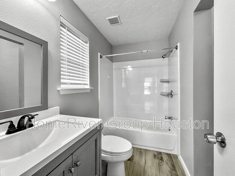 Building Photo - 904 Wilaby Ln