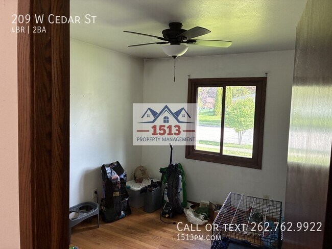Building Photo - 209 W Cedar St