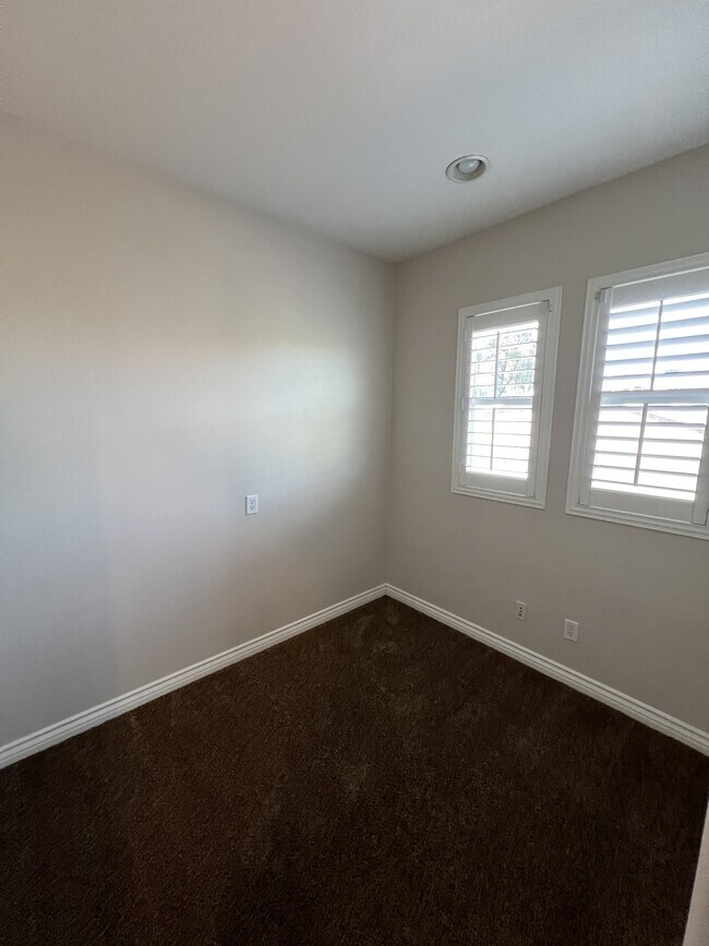 Building Photo - 28839 Chatham Ln