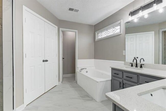 Building Photo - 7105 Santa Cruz Dr