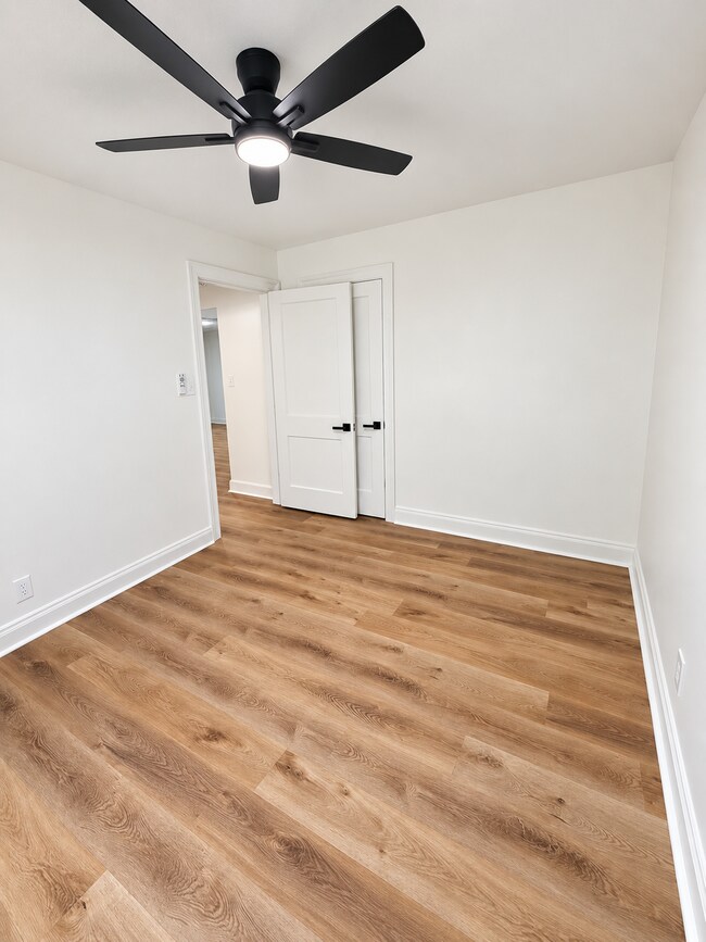 Building Photo - 902 Camden Ave