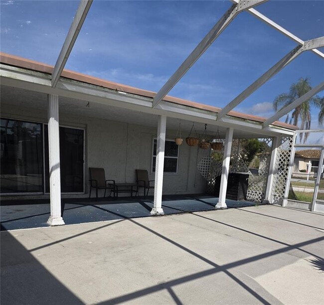 Building Photo - 1838 Solar Dr