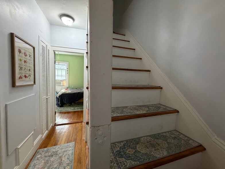 Building Photo - 8 Lindall Pl
