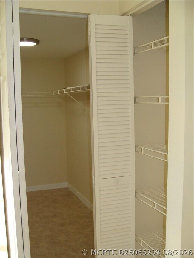 Building Photo - 4245 S 57th Ave