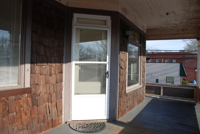 Building Photo - 207 Scammel St