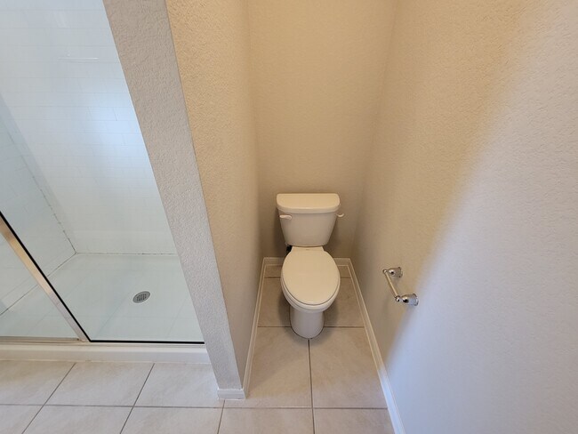 Building Photo - 3200 Crystal Bend Dr