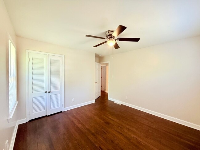 Building Photo - 4033 Fieldcrest Rd