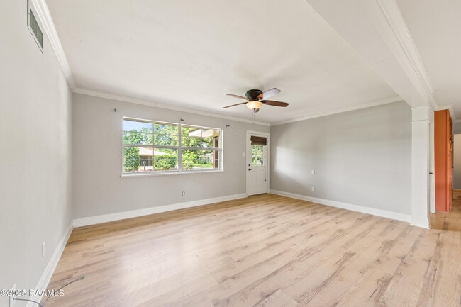 Building Photo - 307 Marilyn Dr