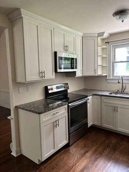 Building Photo - 3685 Gomer St