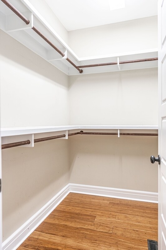 Building Photo - 445 N May St