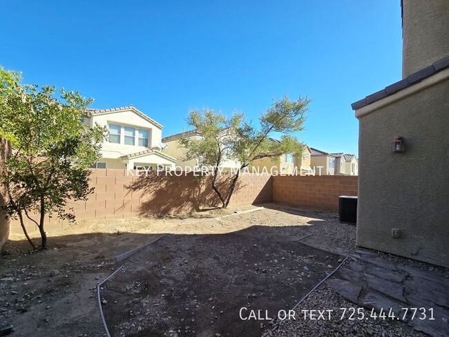 Building Photo - 4 BEDROOM 3 BATH TWO STORY HOME IN GATED C...