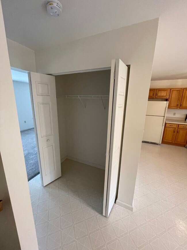 Building Photo - 659 Rockwood Dr