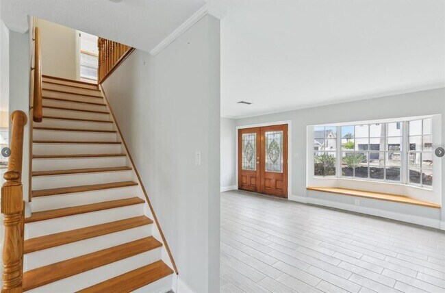 Building Photo - 8706 Elmwood Ln