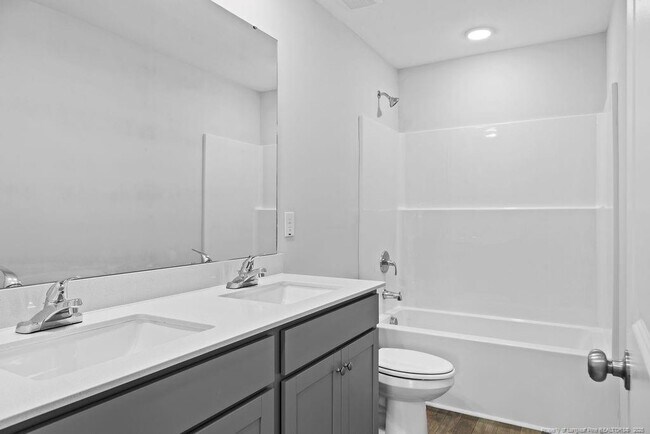 Building Photo - 814 Tori Dr