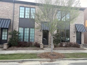 Building Photo - 4660 Broadwick St