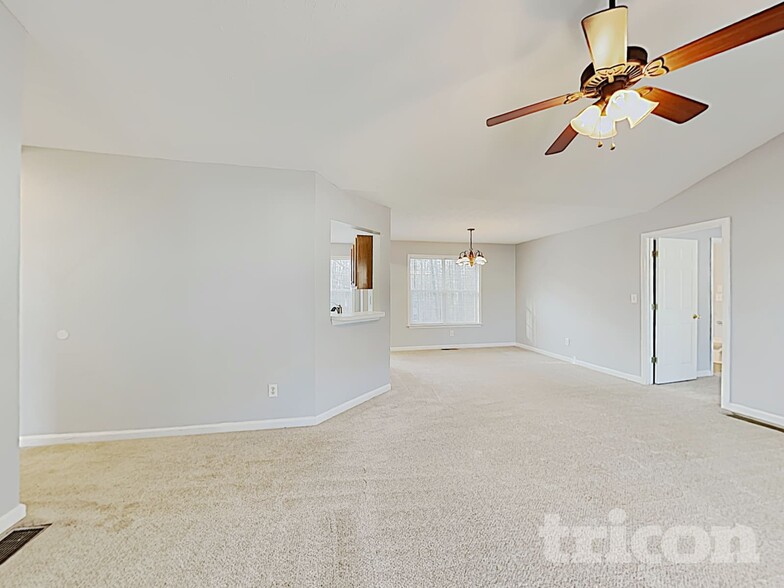 Building Photo - 87 Princeton Dr