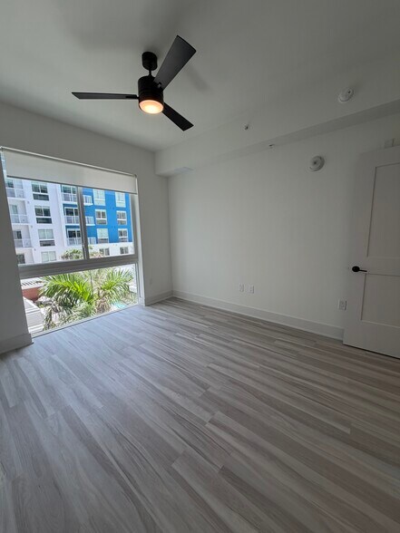 Building Photo - 2375 NE 186th St