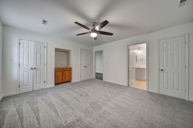 Building Photo - Charming Matthews Home for Rent!