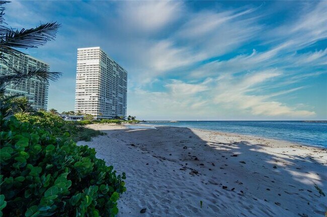 Building Photo - 2100 S Ocean Dr