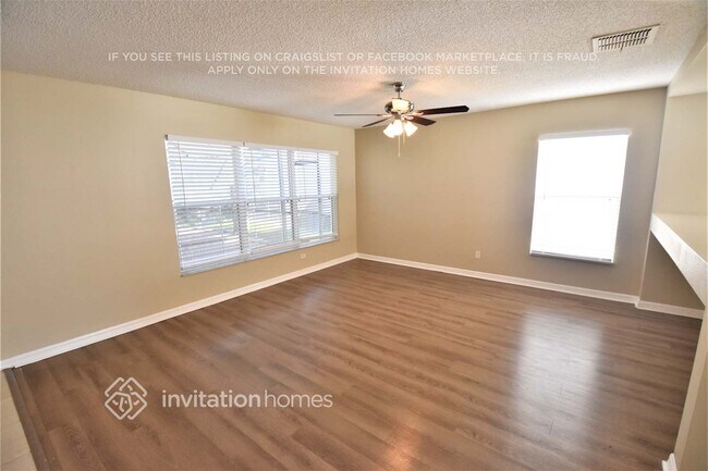 Building Photo - 16930 Sunrise Vista Dr