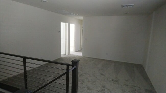 Building Photo - 5658 Autumn Cliffs Way