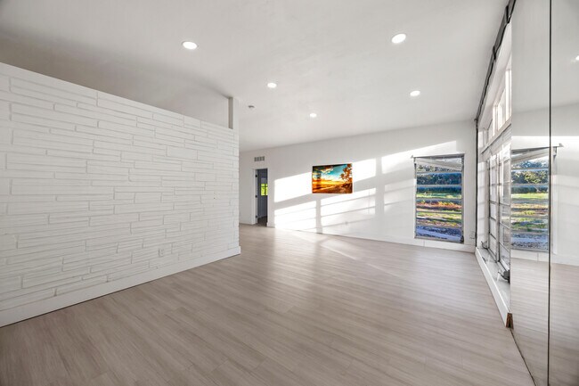 Building Photo - 3360 N 57th Dr