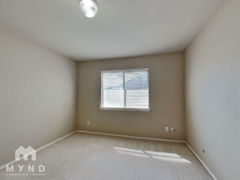 Building Photo - 26811 Spiral Canyon