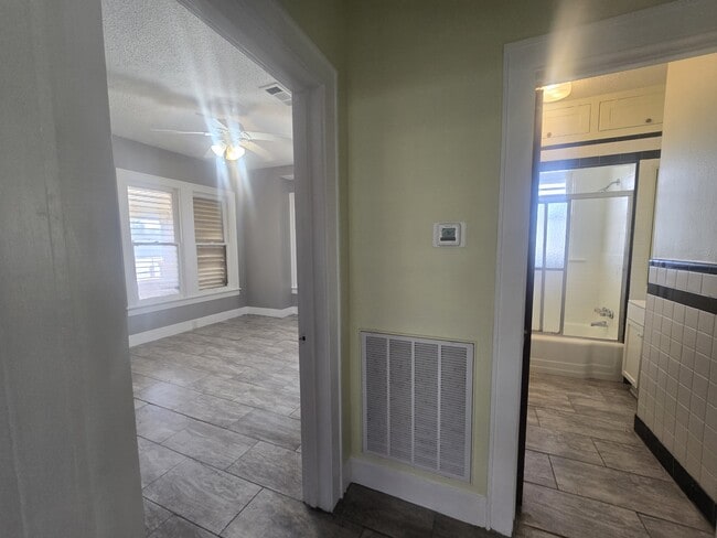 Building Photo - 3828 Avenue S 1/2