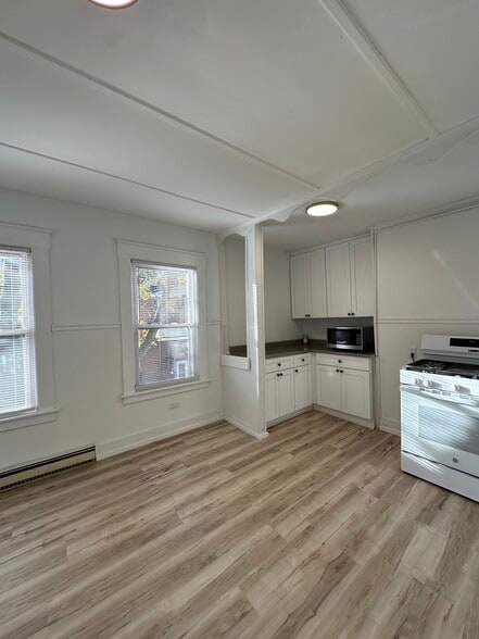 Building Photo - 12 Margerie St