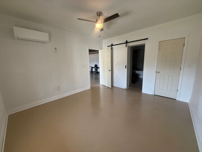 Building Photo - 631 Imogene Dr