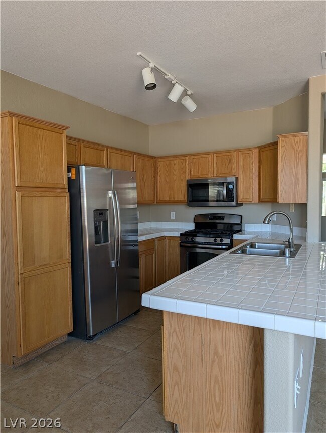 Building Photo - 2265 Crooked Creek Ave