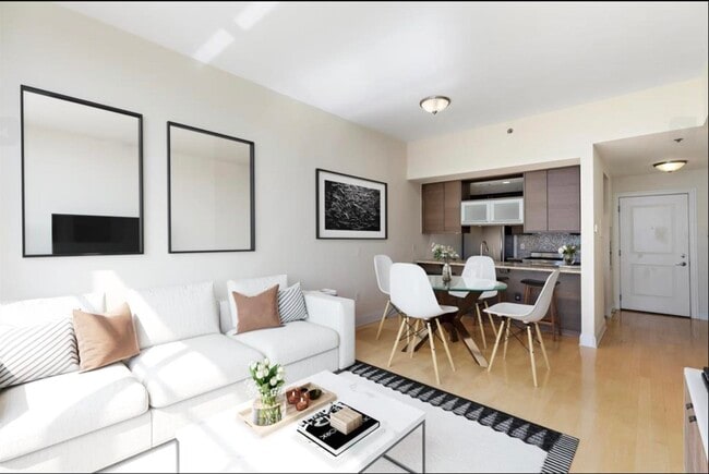 Building Photo - 10 Regent St