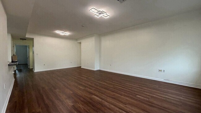 Building Photo - 225 Halladay St
