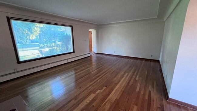 Building Photo - South Hill Charming corner lot 3 bed 2 bath in quiet neighborhood