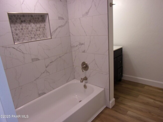 Building Photo - 5280 Diamond Dr