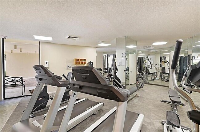 Building Photo - 2800 N Ocean Dr