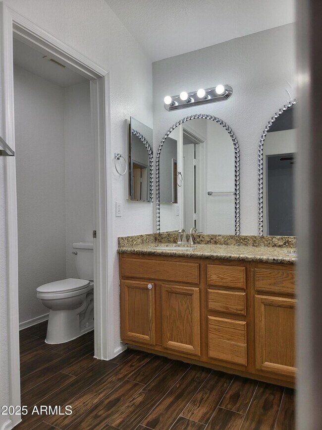 Building Photo - 4909 W Behrend Dr