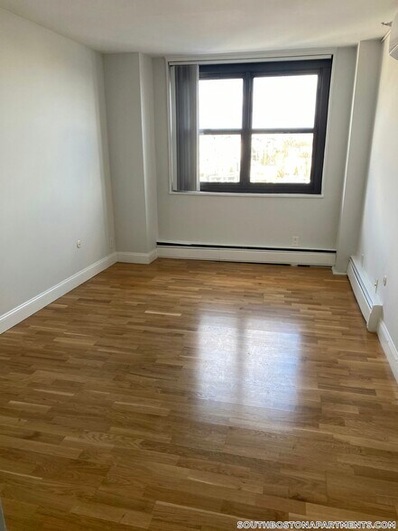 Building Photo - 1410 Columbia Rd