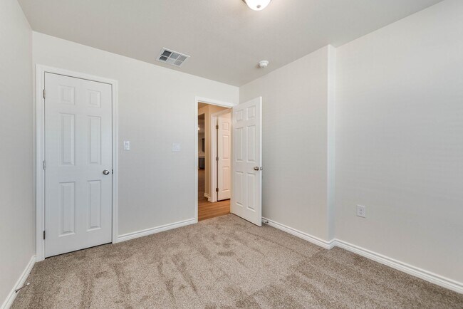 Building Photo - 1321 Hogback Wy
