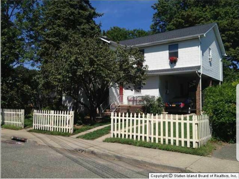 private house - 27 Ontario Ave