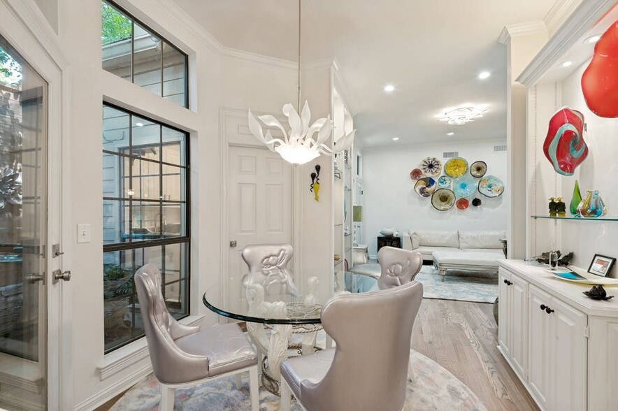 Building Photo - 6908 Hill Park Dr