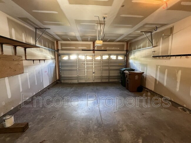 Building Photo - 250 Joshua Glen Ln