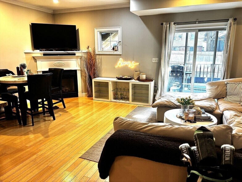 Building Photo - 18 Knowlton St