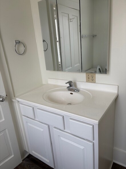 Building Photo - 628 N Sandusky St