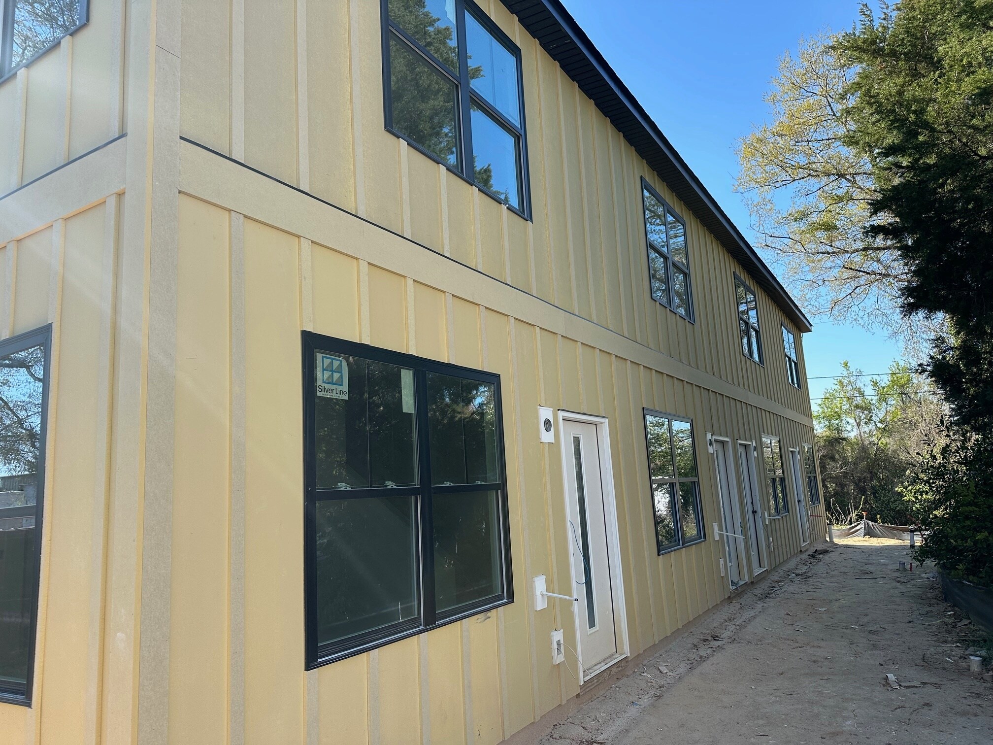 Building Photo - 816 Shull St