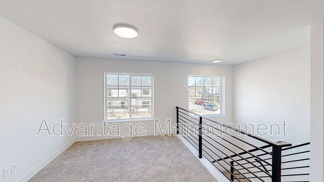 Building Photo - 1126 S 200 E