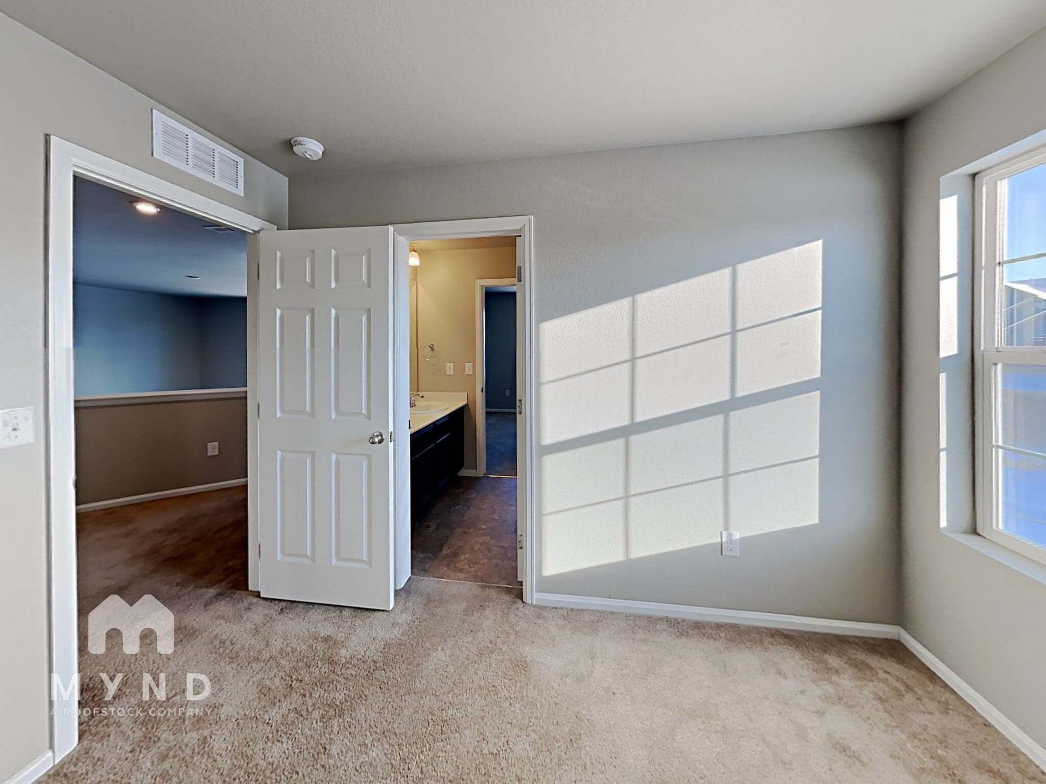 Building Photo - 15955 E Otero Cir