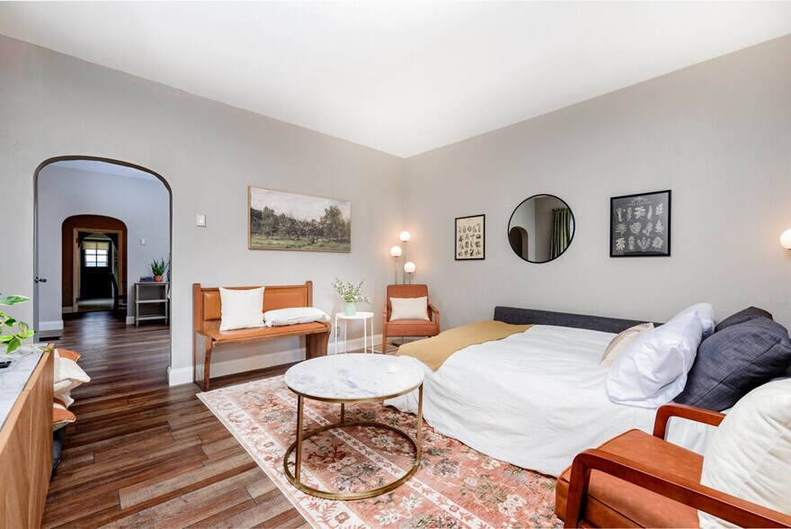 Primary Photo - 5336 Northrup Ave